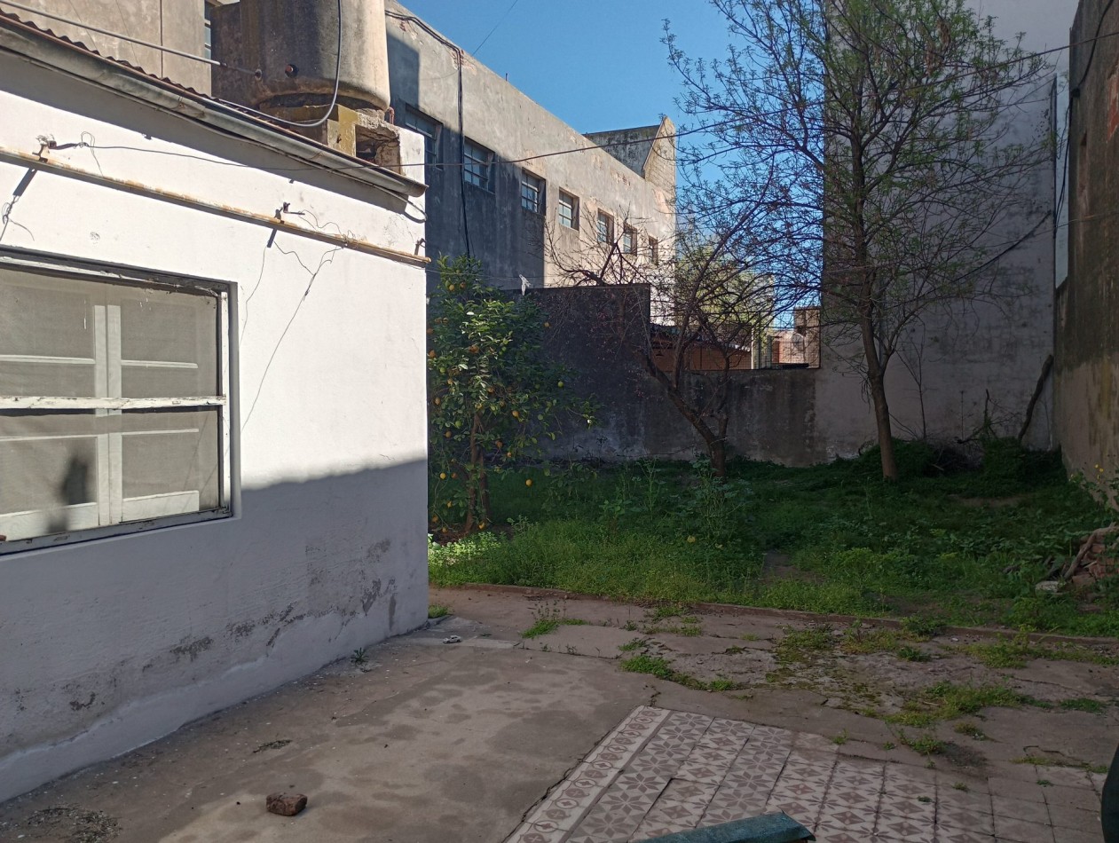 Se Venden 2 Locales comerciales mas vivienda en zona Centrica